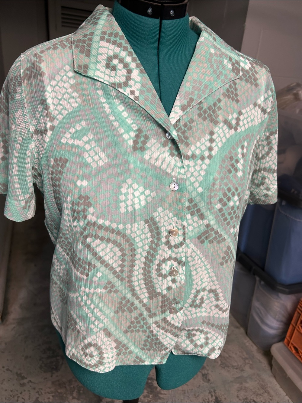 Women’s Size 12P Alfred Dunner Mint and Gray Short-Sleeve Button Front Blouse